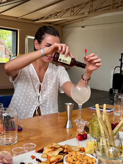 Experiencia Erva Viernes 27 Febrero: Cata, Tour y Coctelería con Gin en Garden Destilería • Providencia