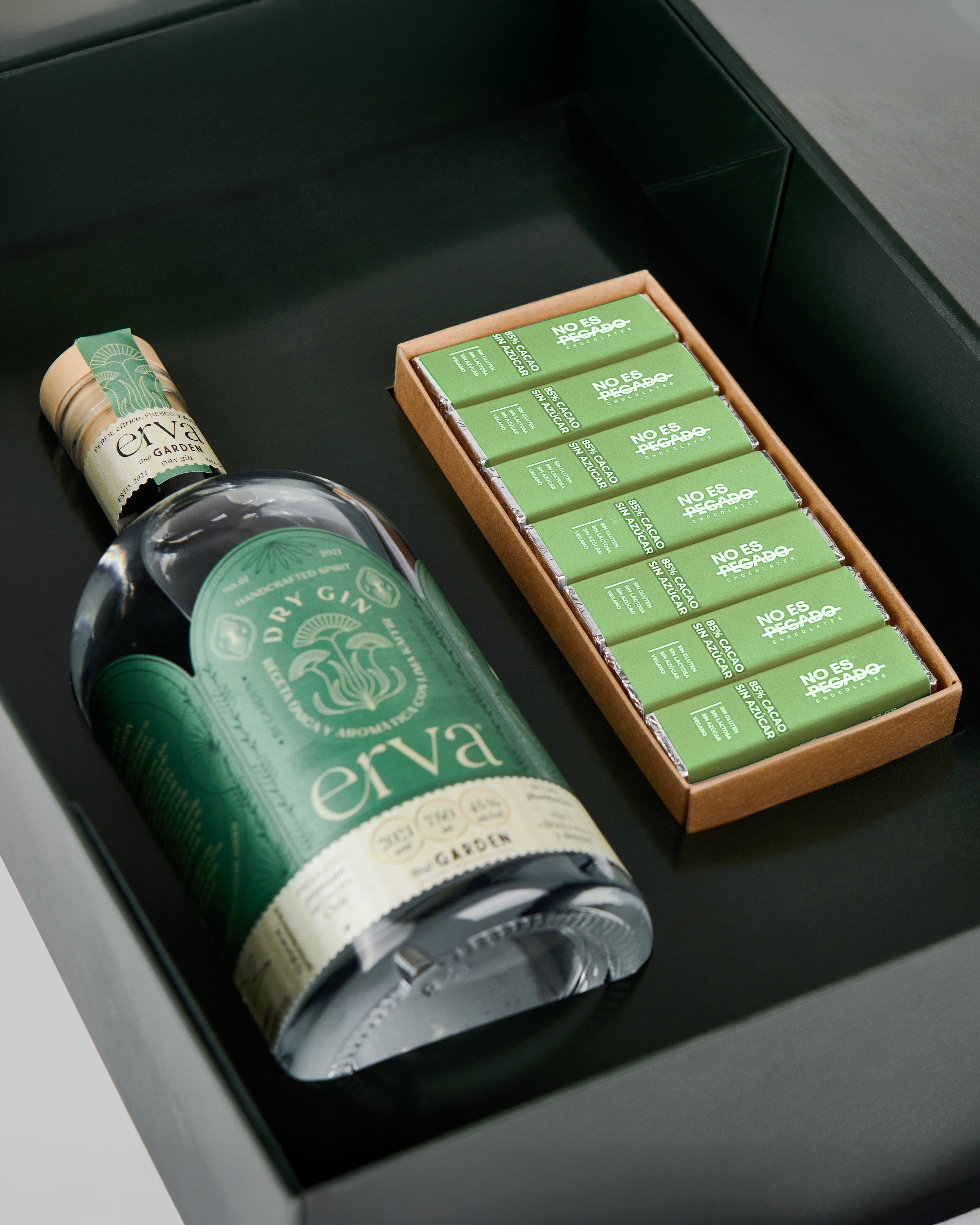 Box Erva & No Es Pecado - Gin Erva 750 ml + Barritas de Chocolate
