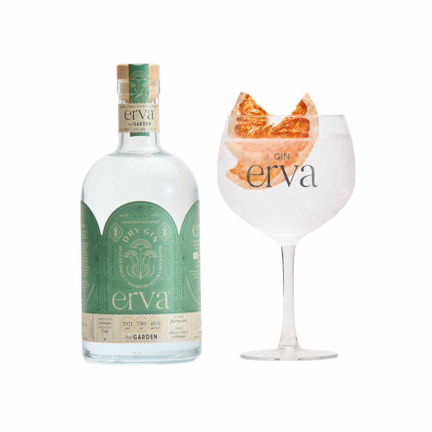 Copa balón con Gin Erva y tónica servida, presentación del Box Erva Tonic