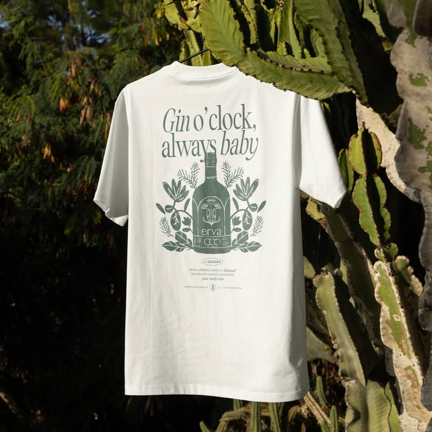 Polera Gin Erva Blanca – "Gin o’clock, always baby"